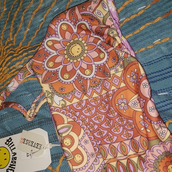 Billabong x Smiley Good Times Zoe Reversible Crop Bikini Top - Picture 11 of 14